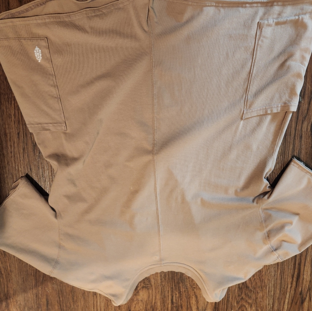 Free People Women's V-Neck Short Sleeve Romper in Light Beige - Picture 4 of 5
